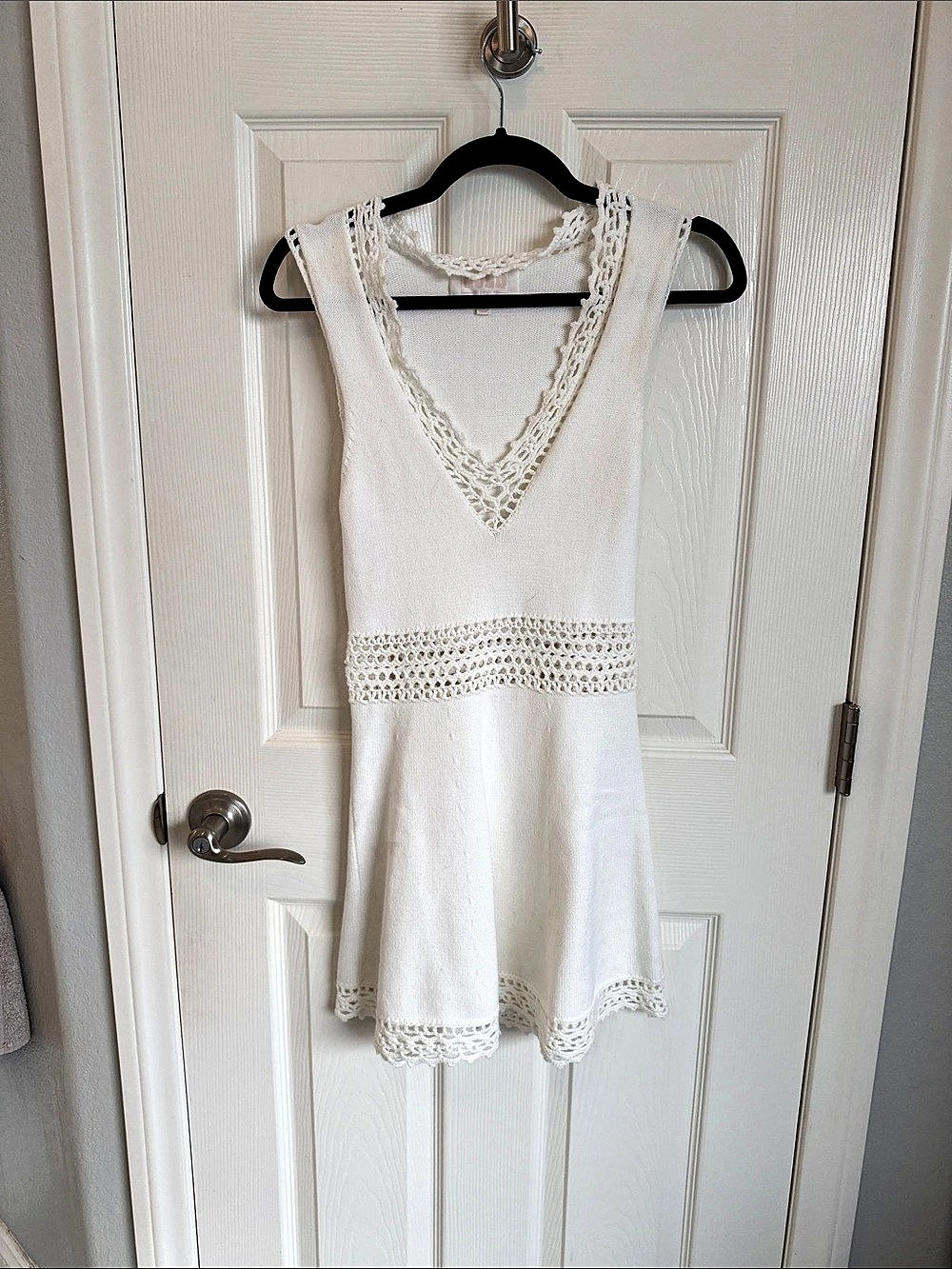 Stone Cold Fox V-Neck Lace Trim Mini Dress in White Size XS Brand New